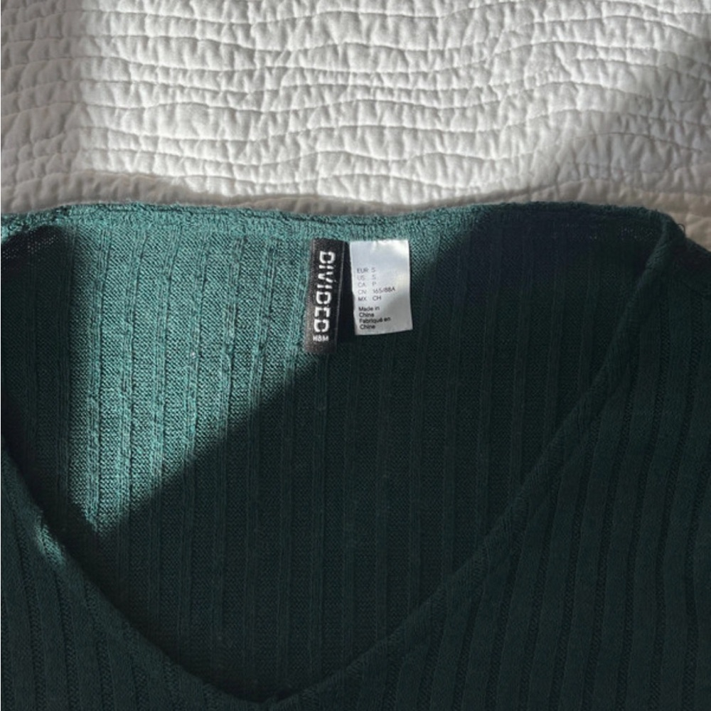 Green Ribbed Long Sleeve Sweater - Picture 2 of 5